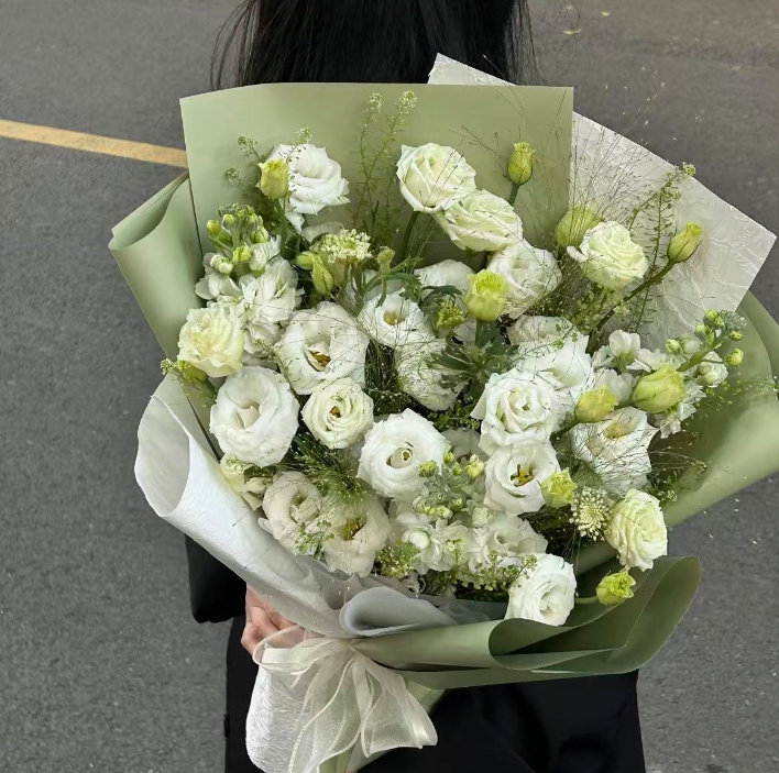Facai’s Bellflower Bouquet