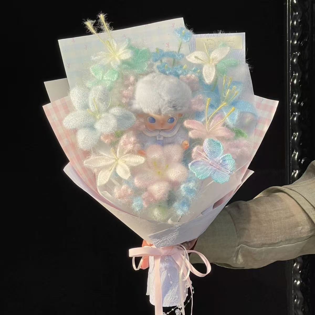 Hand-woven bouquet with blind box doll