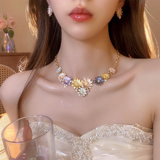 Daisy necklace